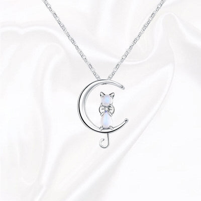 Collana con pietra di luna a forma di mezzaluna e gatto